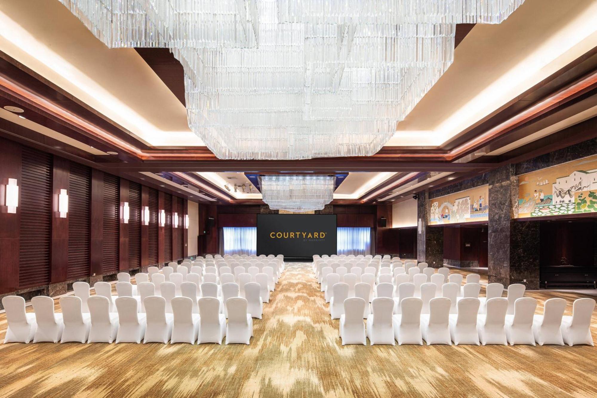 Courtyard By Marriott Wuxi Lihu Lake Exteriör bild