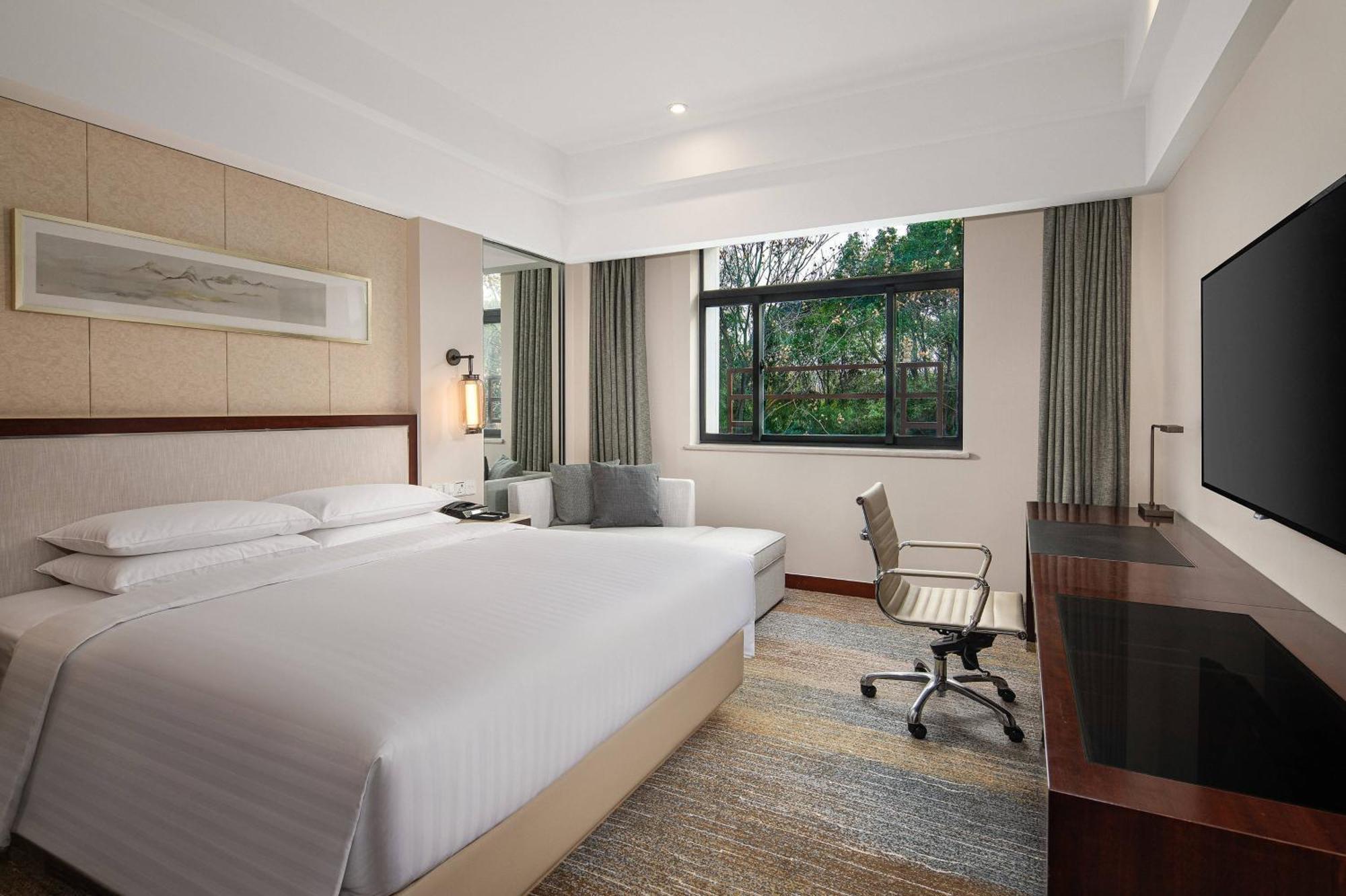 Courtyard By Marriott Wuxi Lihu Lake Exteriör bild